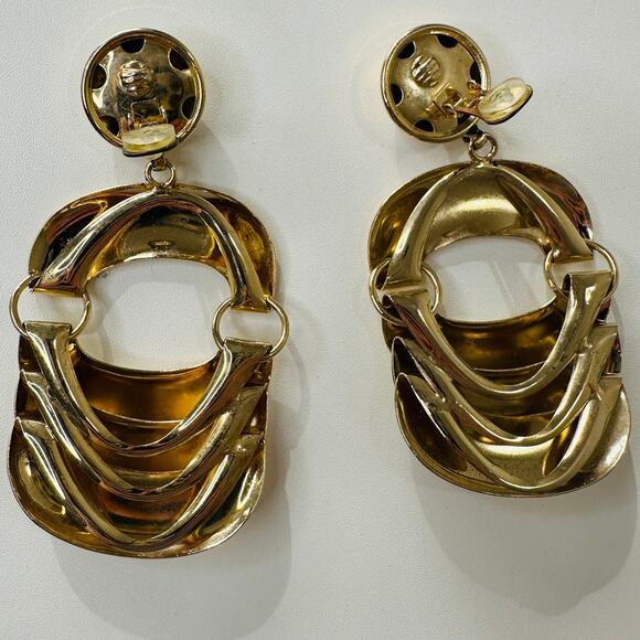 Vintage 80's Gold Chunky Dangle Clip-On Earrings - Picture 5 of 8